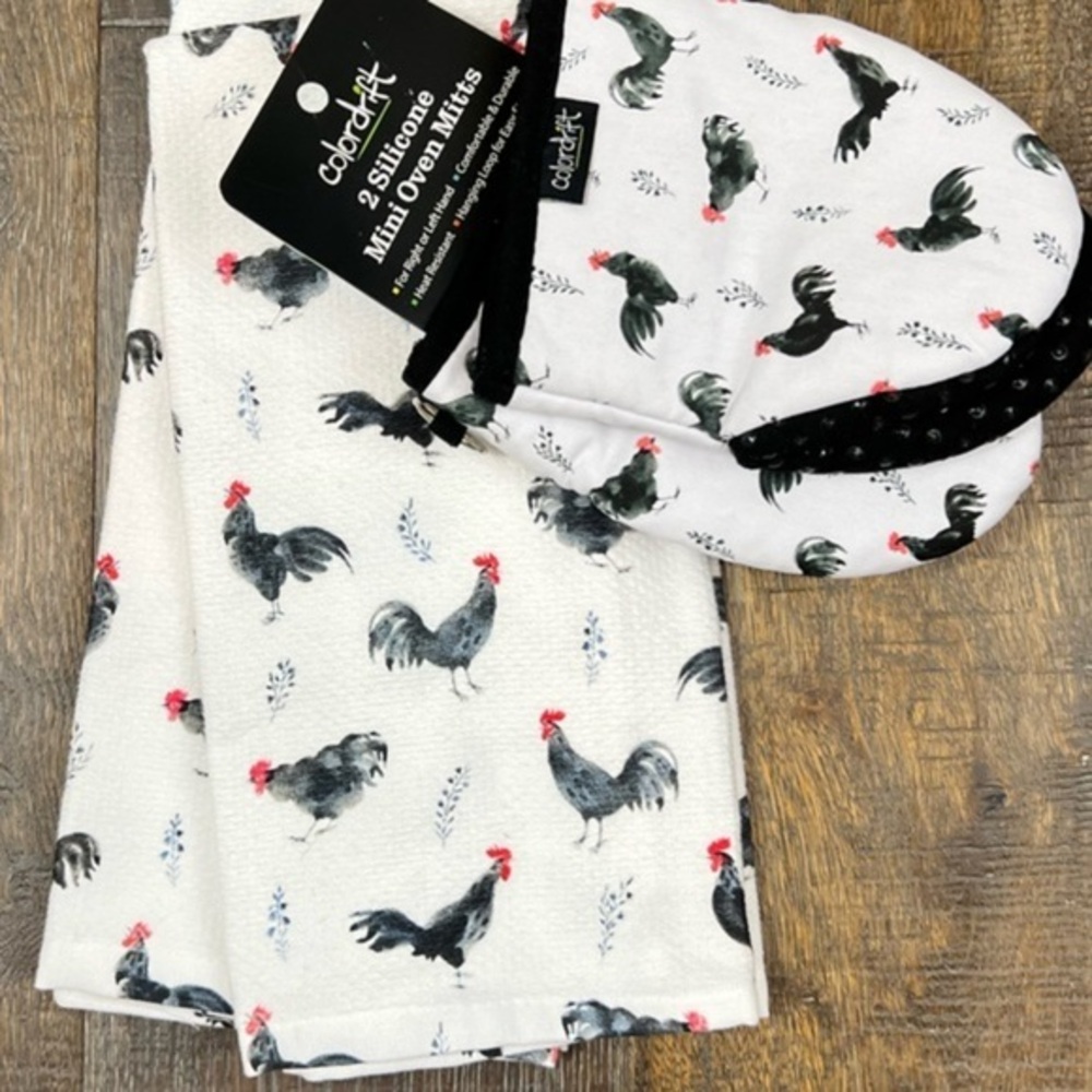 Colordrift ‘Rooster kitchen bundle’ dish towels (2) & oven mitts (2). NWT